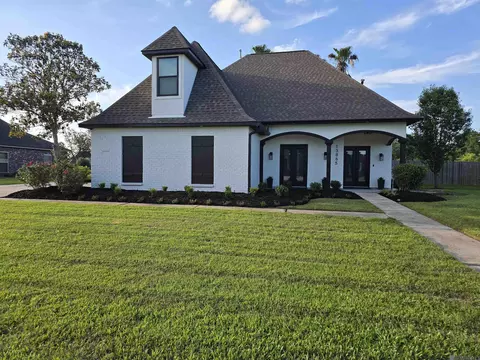 13865 Parkway Dr, Denham Springs, LA 70726