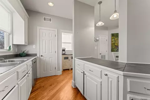 Kitchen - 17097 Peace Point Dr, Springfield, LA 70462 photo 4 of 4