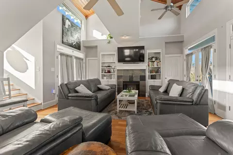 Living - 17097 Peace Point Dr, Springfield, LA 70462 photo 2 of 5