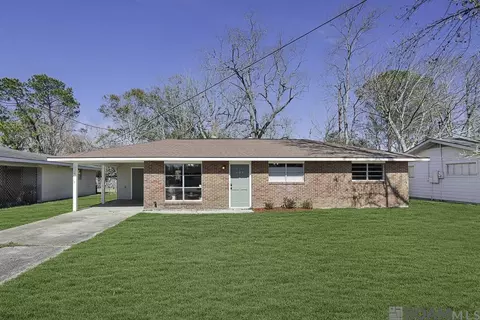 634 E Rome St, Gonzales, LA 70737