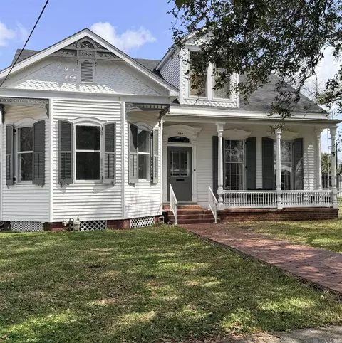 1030 2nd St, Morgan City, LA 70380