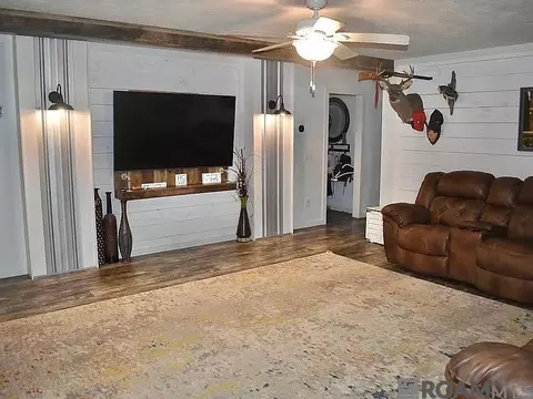 Living - 6101 Hancock Rd, Gloster, MS 39638 photo 2 of 2