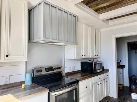 Kitchen - 6101 Hancock Rd, Gloster, MS 39638 photo 3 of 3