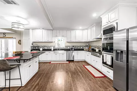 Kitchen - 14736 Chenal Rd, Jarreau, LA 70749 photo 1 of 6