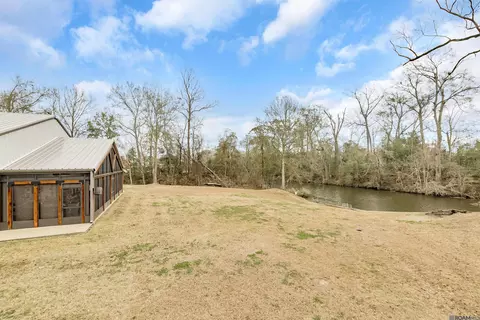 Exterior - 14736 Chenal Rd, Jarreau, LA 70749 photo 5 of 11