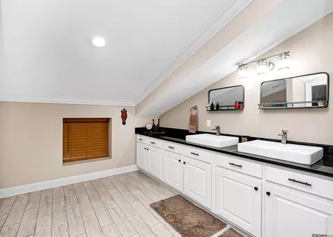 Bath - 14736 Chenal Rd, Jarreau, LA 70749 photo 1 of 5