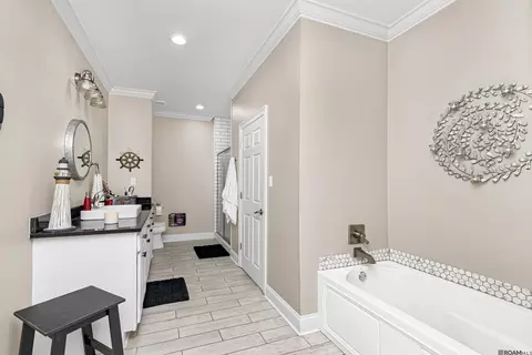 Bath - 14736 Chenal Rd, Jarreau, LA 70749 photo 4 of 5