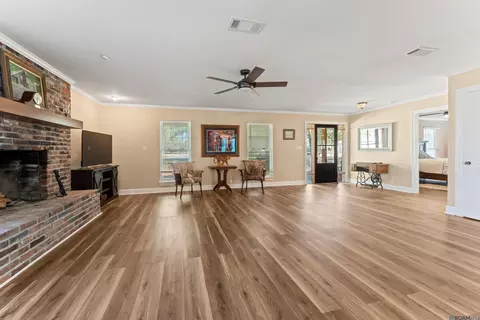 Living - 12944 Pleasant Rdg, Walker, LA 70785 photo 3 of 3
