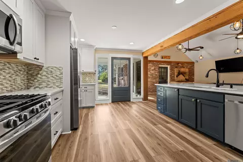 Kitchen - 12944 Pleasant Rdg, Walker, LA 70785 photo 2 of 4