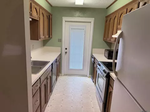 4624 Parkoaks Dr # 9, Baton Rouge, LA 70816