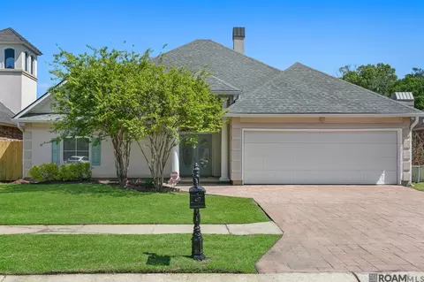 7967 Tara Dr, Denham Springs, LA 70726