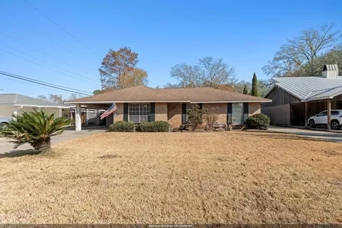 2054 Rowcliff Dr, Port Allen, LA 70767