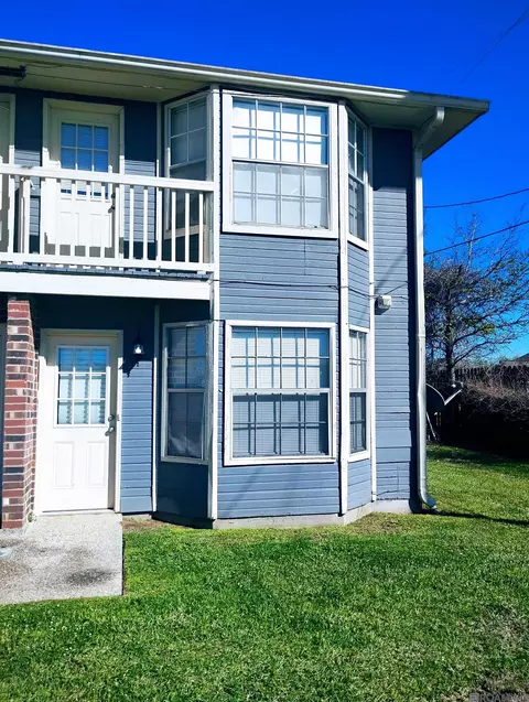 810 Meadow Glen Ave # D, Zachary, LA 70791