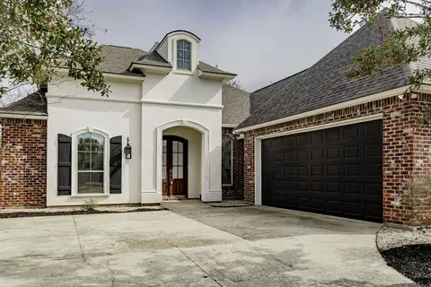 15454 Summer Trace Dr, Prairieville, LA 70769