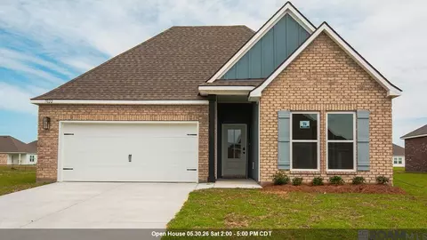 7022 Brook Hollow Dr, Zachary, LA 70791