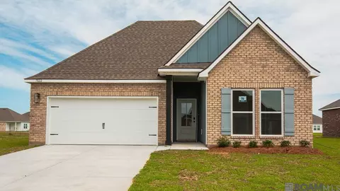 7022 Brook Hollow Dr, Zachary, LA 70791