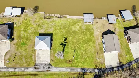 17705 Cove Ln, Denham Springs, LA 70726
