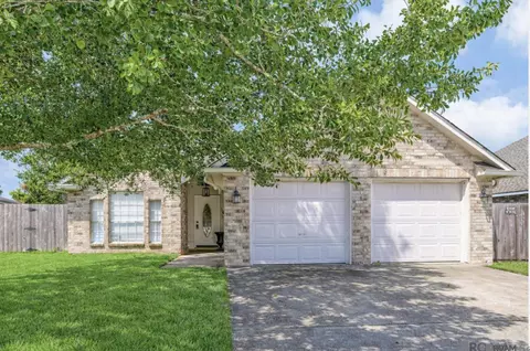 36 Moss Dr, Laplace, LA 70068