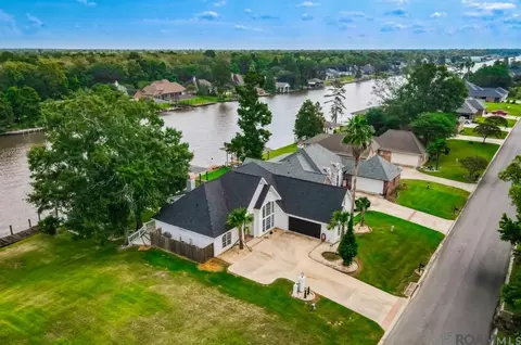 11964 River Highlands, Saint Amant, LA 70774