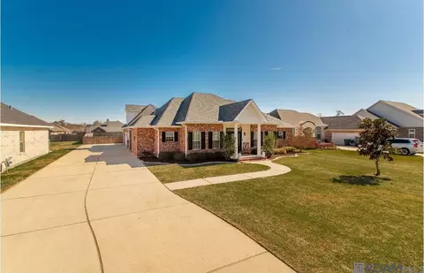 18134 River Rd, Montz, LA 70068