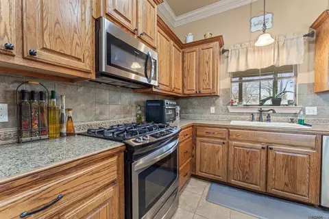 Kitchen - 28049 Foxfire Ave, Walker, LA 70785 photo 3 of 3