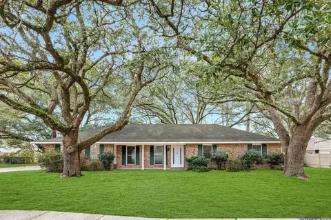 5235 Fennwood Dr, Zachary, LA 70791