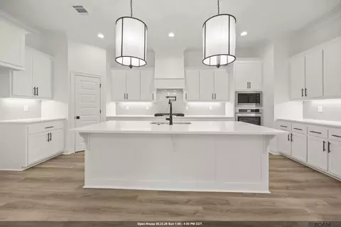 37157 Southdown Cir, Prairieville, LA 70769