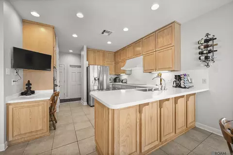 39797 River Oaks Dr, Ponchatoula, LA 70454