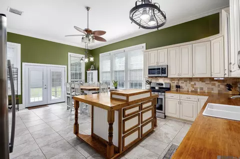 44311 Mi Mis Ln, Saint Amant, LA 70774