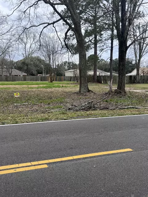 1554 Rollins Rd, Zachary, LA 70791