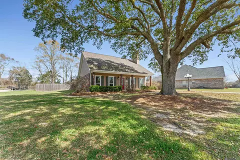 7061 Hunters Way, Denham Springs, LA 70726