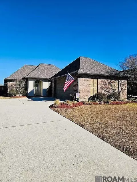 135 Lake Maclaine Ave, Thibodaux, LA 70301