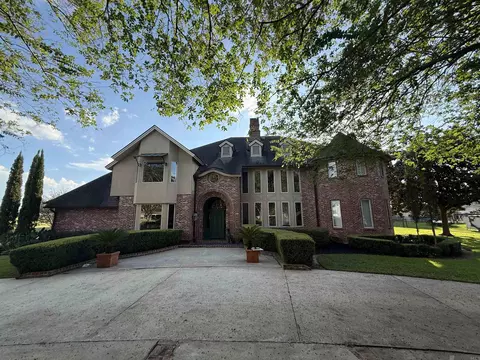 24010 Sherwood Dr, Plaquemine, LA 70764