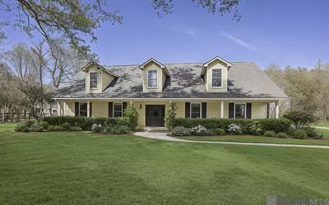 520 Pecan Dr, Saint Gabriel, LA 70776