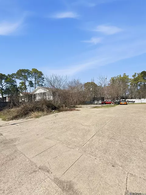 8231 Ned Ave, Baton Rouge, LA 70820
