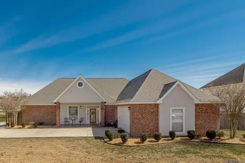 1005 Woodview Dr, Morgan City, LA 70380