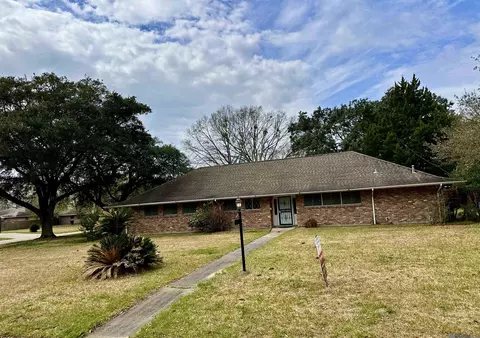 1331 S Redondo Dr, Baton Rouge, LA 70815