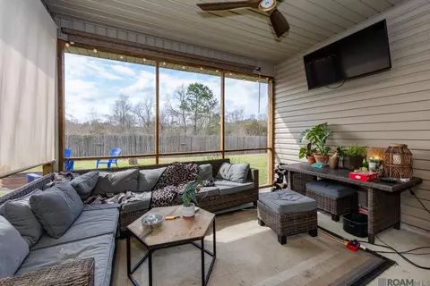 Exterior - 31019 Lake Spring Dr, Walker, LA 70785 photo 2 of 3