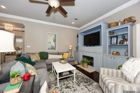 Living - 31019 Lake Spring Dr, Walker, LA 70785 photo 1 of 2