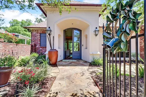 3527 Millbrook Dr, Baton Rouge, LA 70816