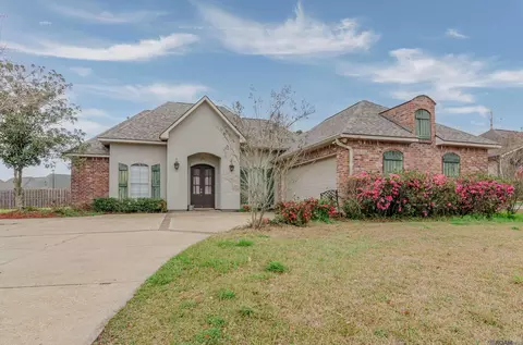 7053 Pelican Crossing Dr, Gonzales, LA 70737