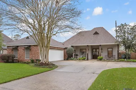 10203 Oakline Dr, Baton Rouge, LA 70809