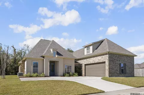 7119 Lakecrest Dr, Zachary, LA 70791