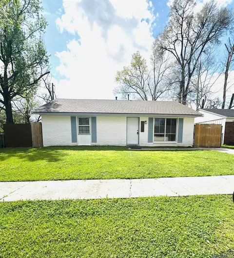 11674 Baylor Dr, Baton Rouge, LA 70816
