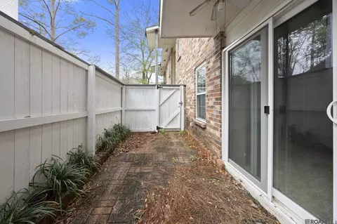 9855 Jefferson Hwy # W21, Baton Rouge, LA 70809