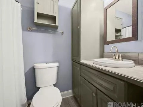 Bath - 14162 Forest Glen Ln, Walker, LA 70785 photo 2 of 2