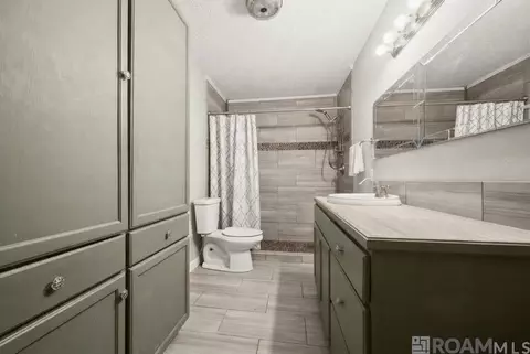 Bath - 14162 Forest Glen Ln, Walker, LA 70785 photo 1 of 2