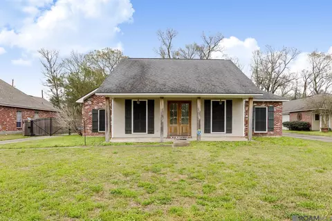 12010 Spring Meadow Dr, Baton Rouge, LA 70818