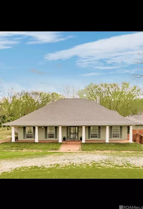 23432 Sunnyside Ln, Zachary, LA 70791