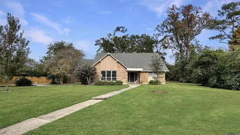 5929 Menlo Dr, Baton Rouge, LA 70808
